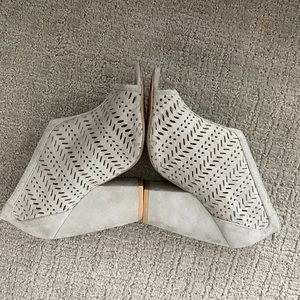 Grey wedges perfect for summer!